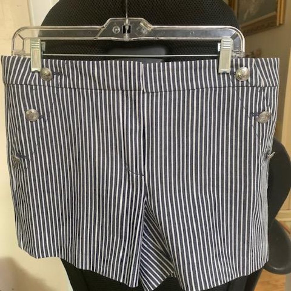 LOFT Women's Shorts with stripes. Size 6.